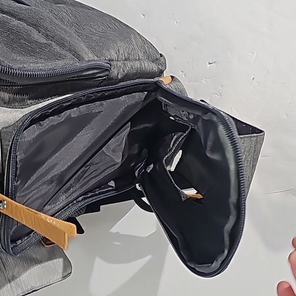 Diaper bag - Picture 3 of 8